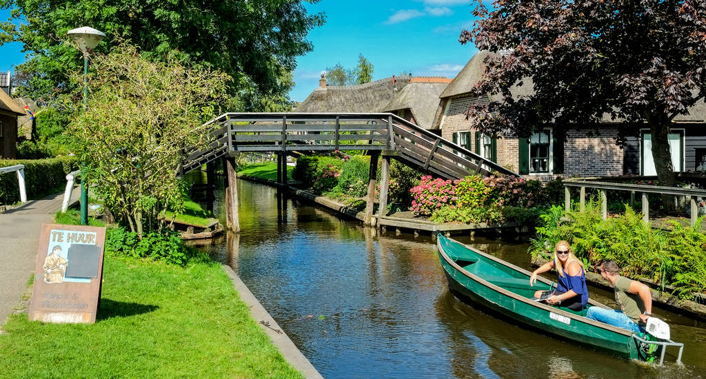 Summer in The Netherlands, what to do? Visit Giethoorn, day trip | Your Dutch Guide