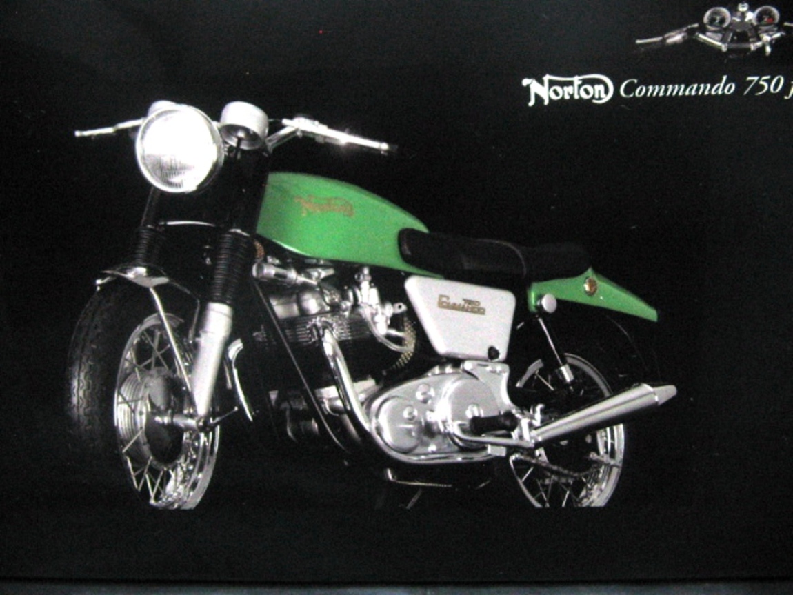 norton_comando_750_green006.jpg