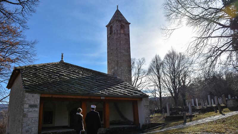 Sefer Ağa Begovic Camisi - Saat kulesini andıran minaresiyle bir Osmanlı mirası