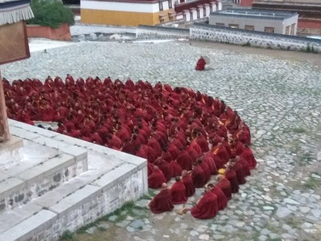 Haciendo la kora al monasterio de Labrang - Keira en China (5)