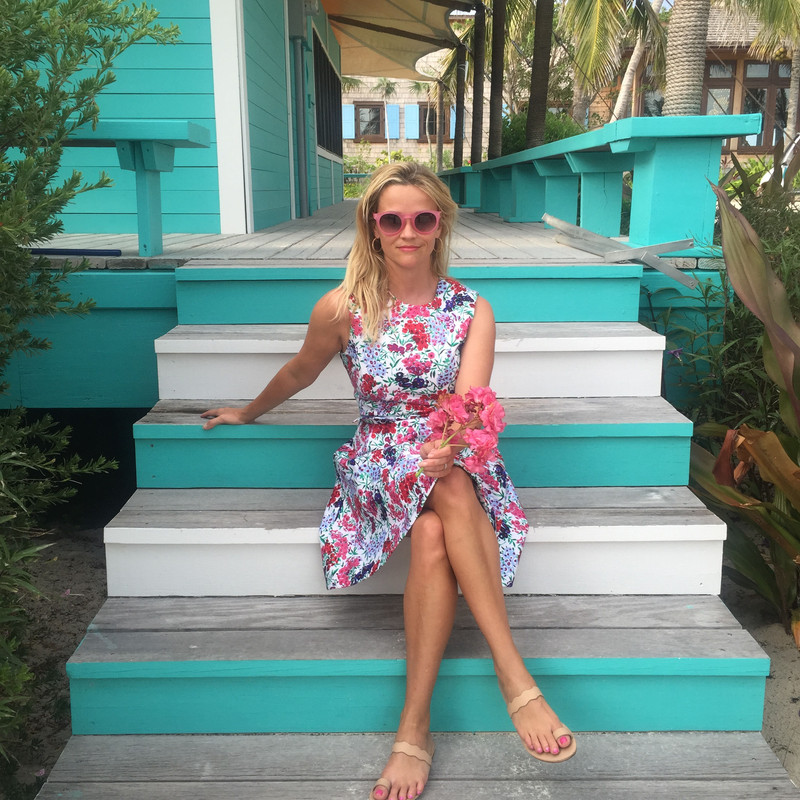 Reese Witherspoon Upskirt – Instagram Photos | UpskirtSTARS