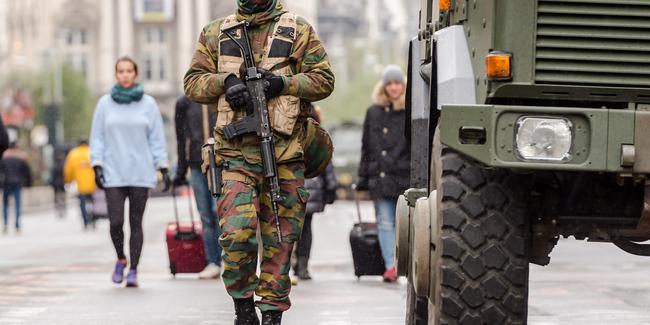 Belçika'da Askerler 2020'ye Kadar Sokakta Devriye Gezecek