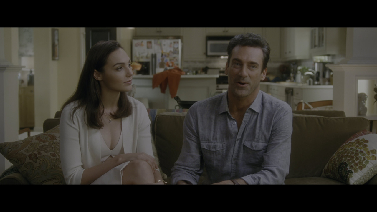 gal-gadot-keeping-up-with-the-joneses-uhd-caps-58