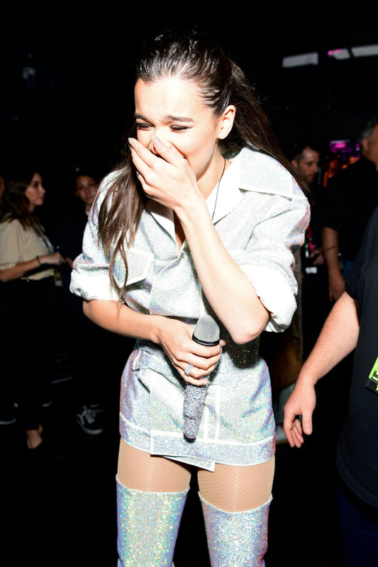 Hailee-_Steinfeld-24-1