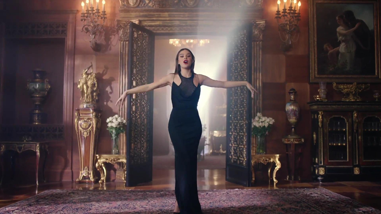 Hailee-_Steinfeld-_Blood_Pop_-_Capital-_Letters_20