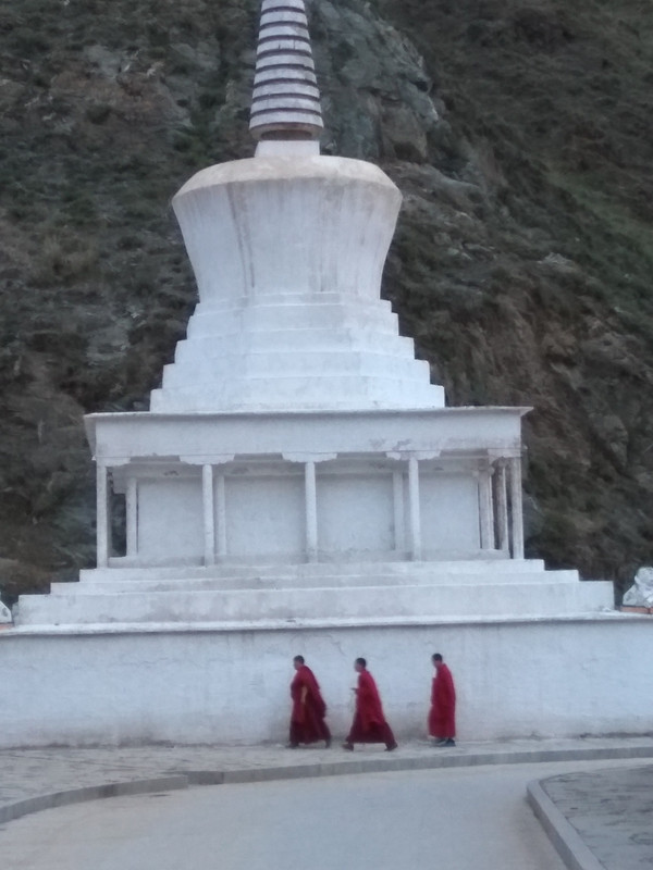 Haciendo la kora al monasterio de Labrang - Keira en China (4)