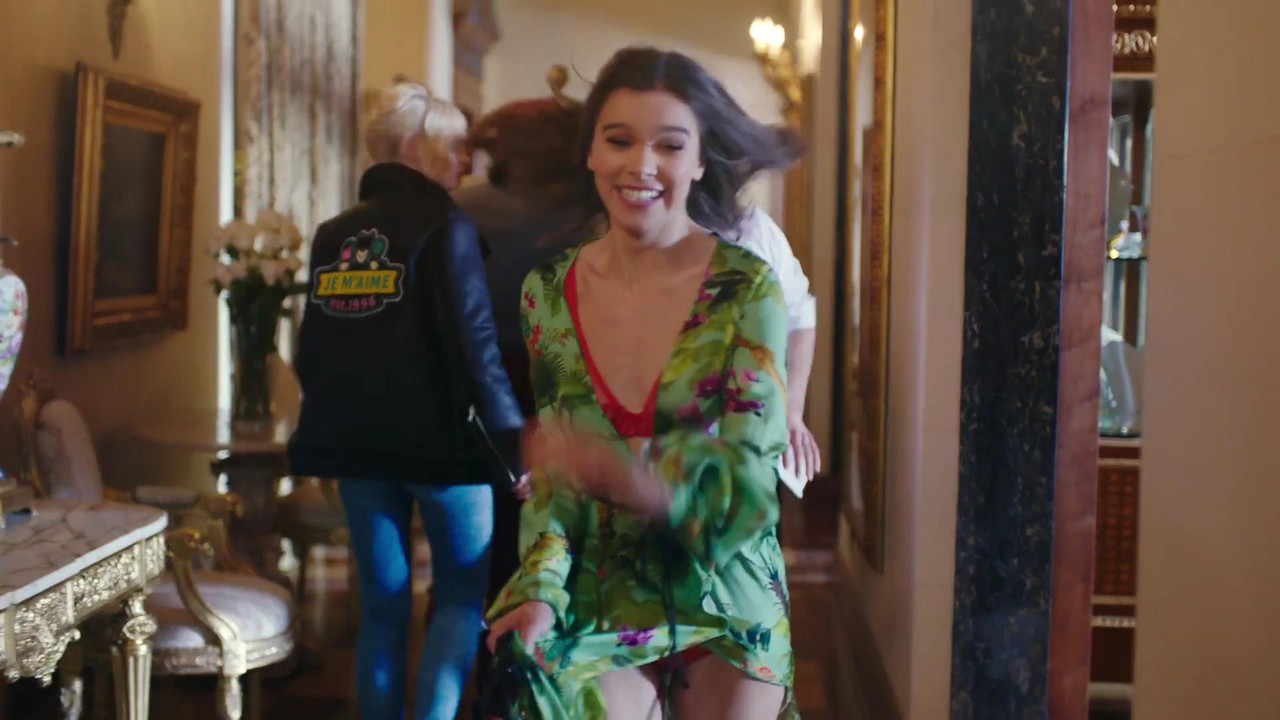 Hailee-_Steinfeld-_Blood_Pop_-_Capital-_Letters_29