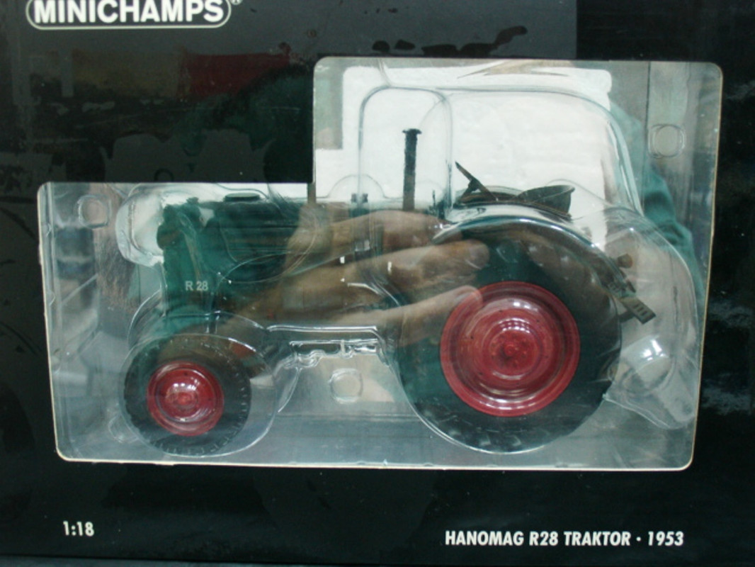 WOW EXTREMELY RARE Hanomag R28 Farm Traktor Blue/ Green 1:18