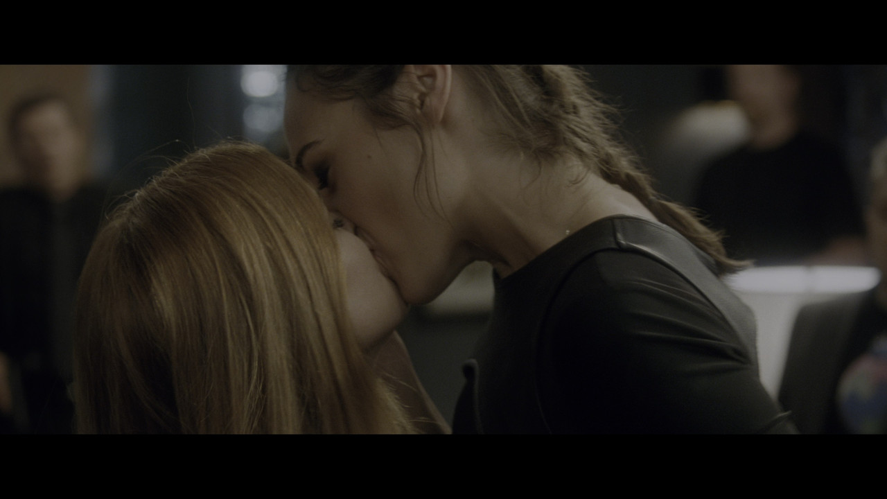 gal-gadot-keeping-up-with-the-joneses-uhd-caps-123
