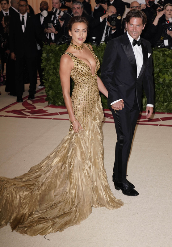 irina-shayk-2018-met-gala-5718-39