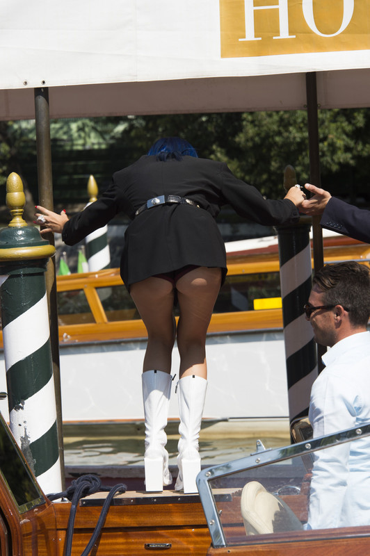 Sita-_Abellan-_Upskirt-8-thefappeningblog.com
