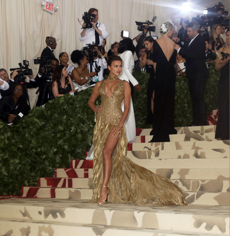 irina-shayk-2018-met-gala-5718-38