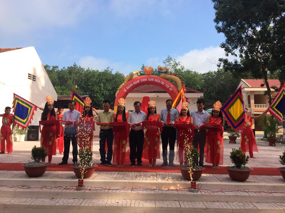 Lễ khai giảng năm học 2017-2018, khánh thành tượng đài Nhà giáo Chu Văn An