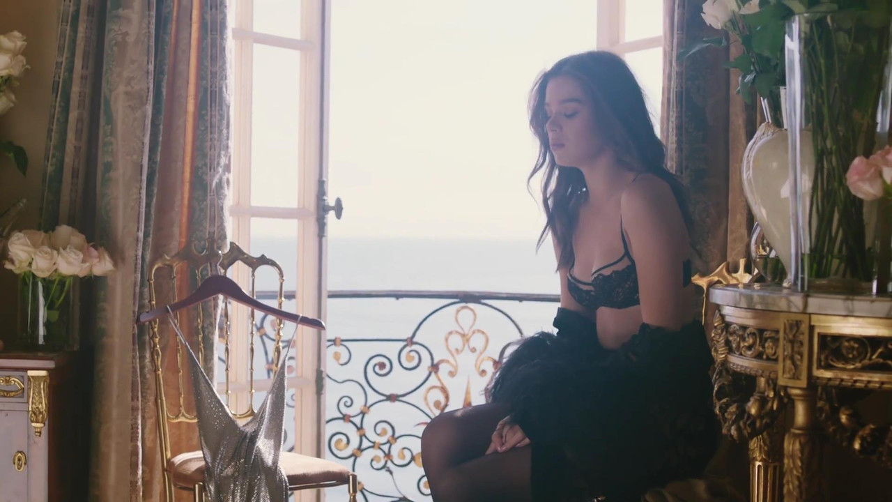 Hailee-_Steinfeld-_Blood_Pop_-_Capital-_Letters_22
