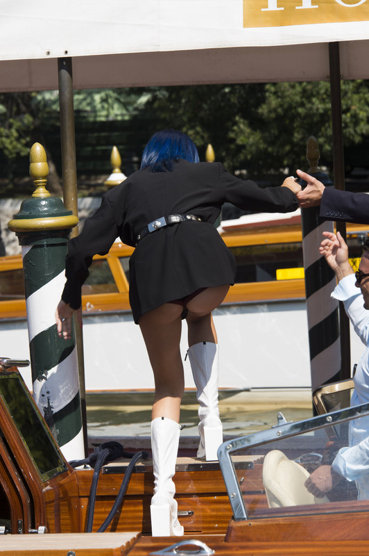 Sita-_Abellan-_Upskirt-5-thefappeningblog.com