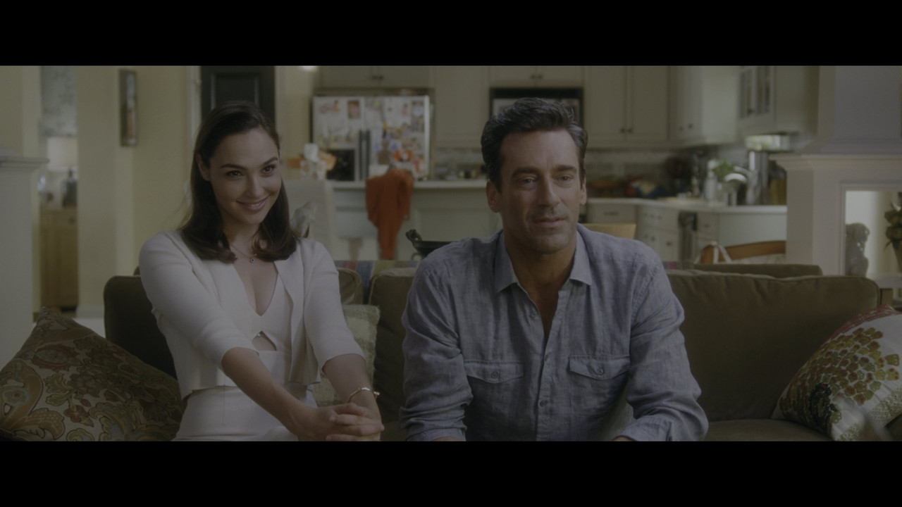 gal-gadot-keeping-up-with-the-joneses-uhd-caps-62