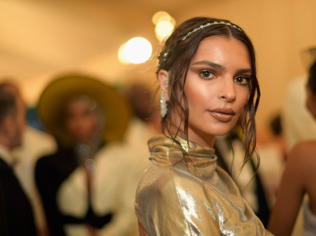 Emily-_Ratajkowski-11