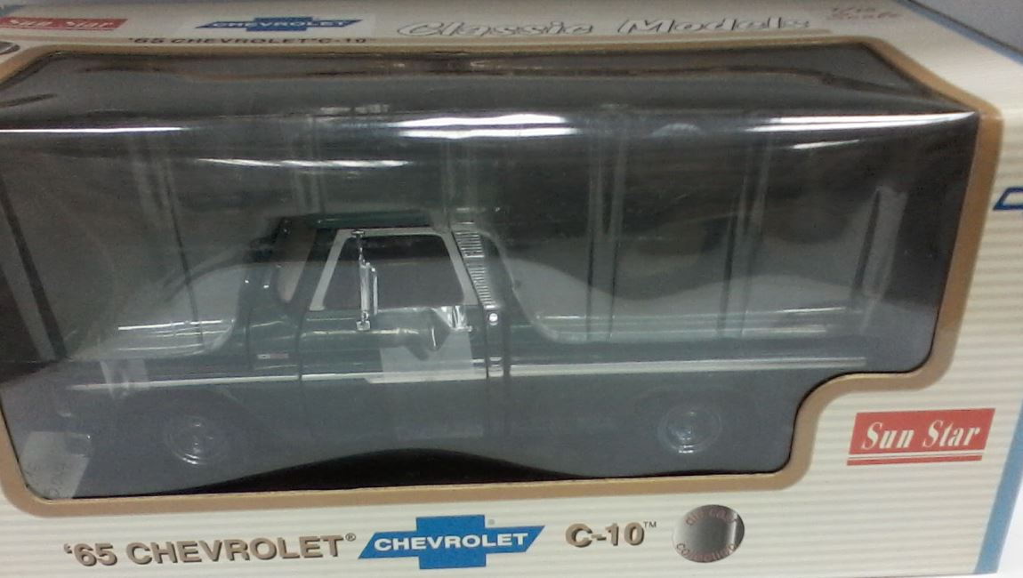 1965 CHEVY C-10 STYLESIDE PICKUP LOWRIDER 1/18 scale DIECAST