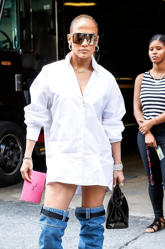 Jennifer-_Lopez-_Sexy-_Boots-in-_NYC-9