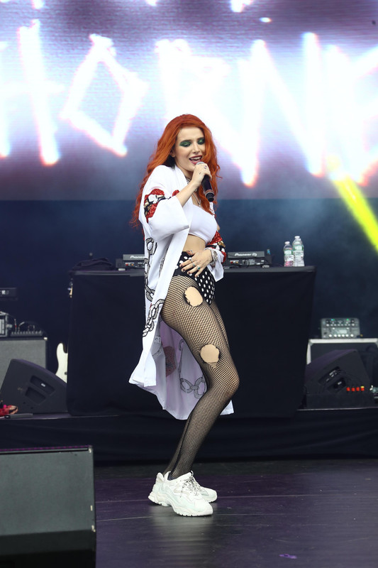 Bella-_Thorne-_Sexy-_The_Fappening_Blog.com-27