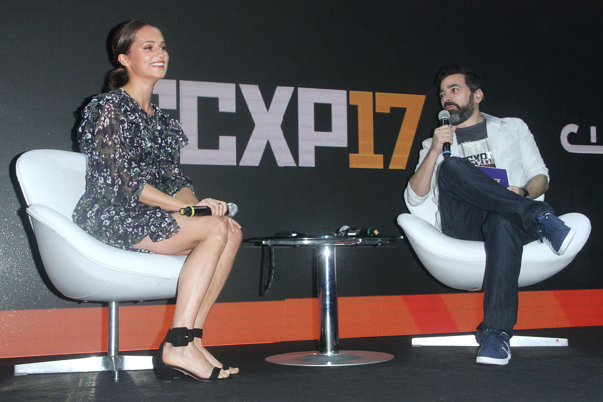 alicia-vikander-tomb-raider-press-event-comic-con-experience-sao