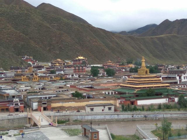 Haciendo la kora al monasterio de Labrang - Keira en China (2)