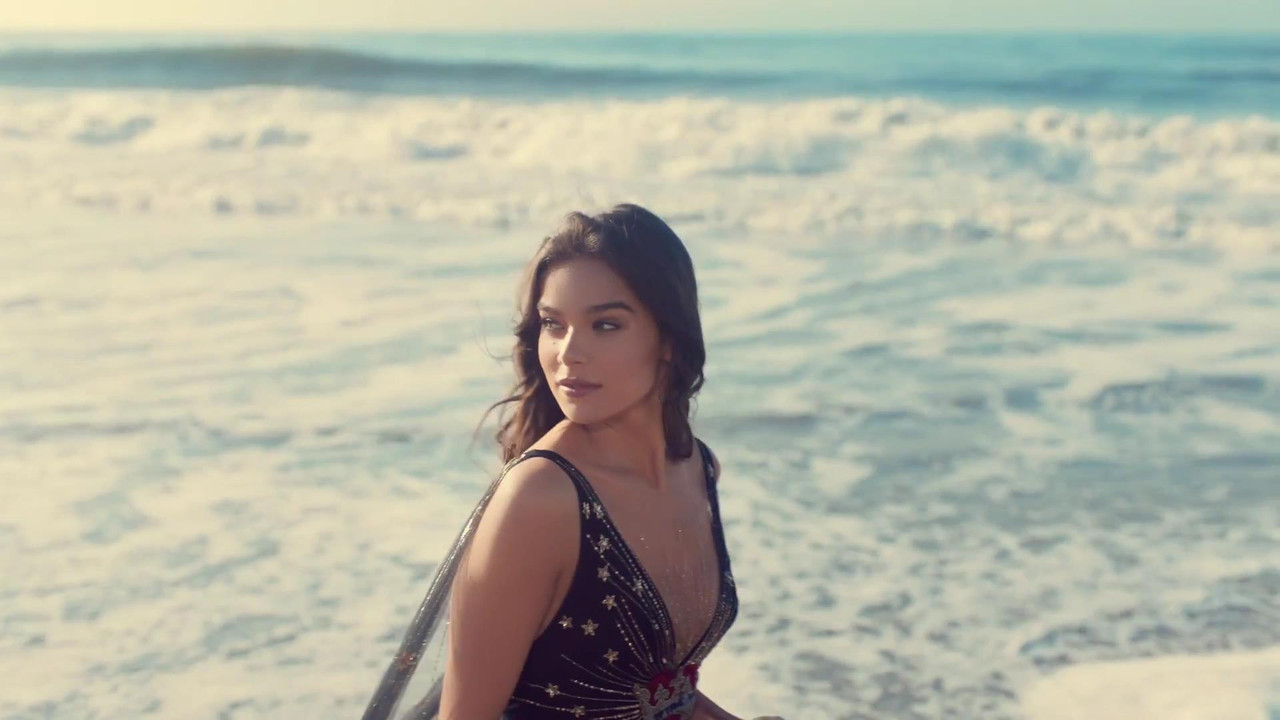 Hailee-_Steinfeld-_Blood_Pop_-_Capital-_Letters