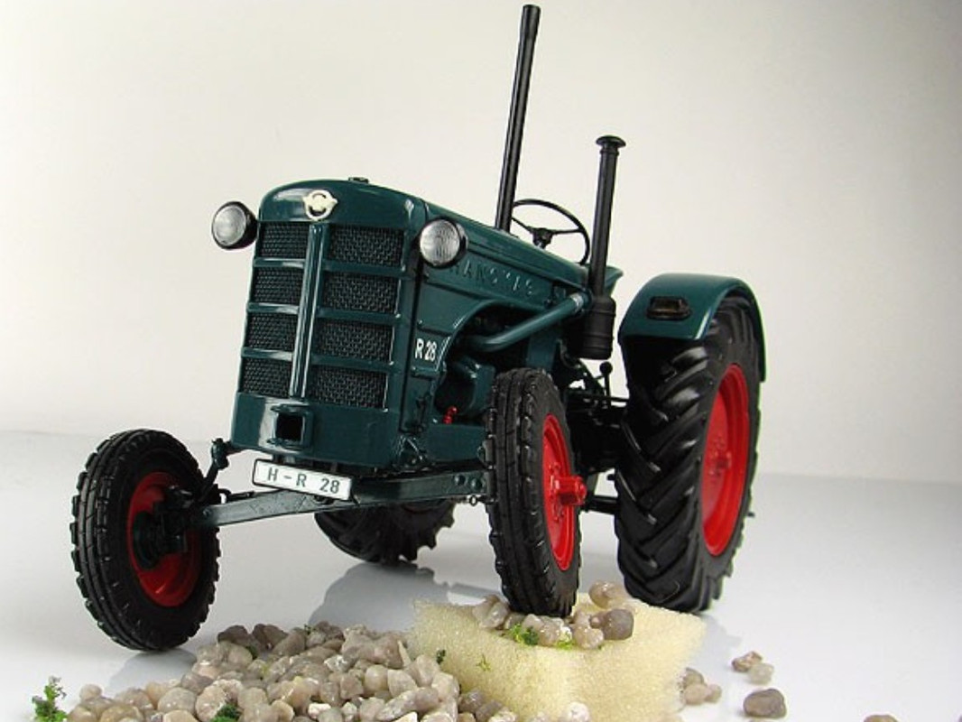 WOW EXTREMELY RARE Hanomag R28 Farm Traktor Blue/ Green 1:18