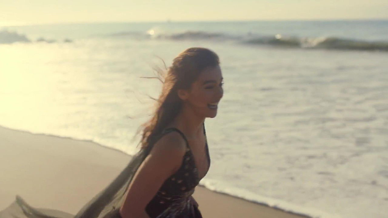 Hailee-_Steinfeld-_Blood_Pop_-_Capital-_Letters_10