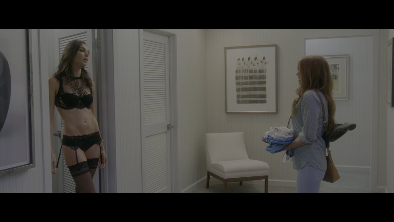 gal-gadot-keeping-up-with-the-joneses-uhd-caps-4