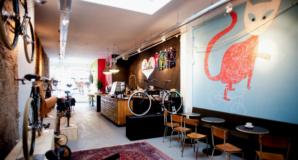 24 hours in The Hague, The Netherlands: Coffee at Lola Bikes & Coffee | Your Dutch Guide